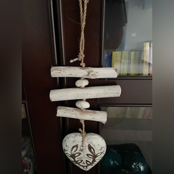 Hanging wooden heart w driftwood - Picture 4 of 4